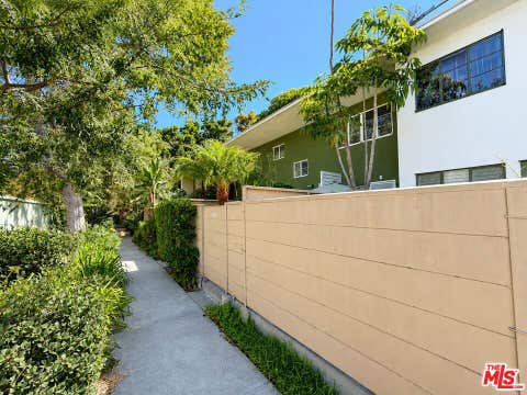 Photo of 5370 1/2 Village Grn, Los Angeles, CA 90016 (MLS # 26864681)