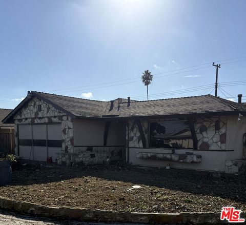 Photo of 19203 Galway Avenue, Carson, CA 90746 (MLS # 25620997)