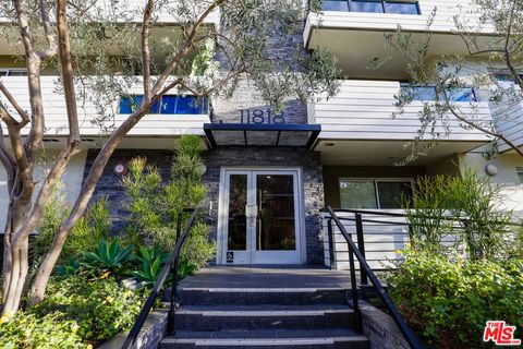 Photo of 11818 Dorothy Street #ph2, Los Angeles, CA 90049 (MLS # 26650113)