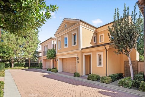 63 Lupari Irvine CA 92618