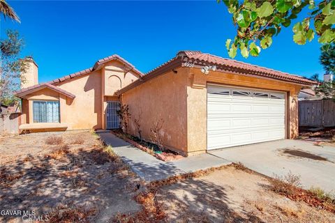 Photo of 4937 Sunburst Dr, Palmdale, CA 93552 (MLS # SR25258312)