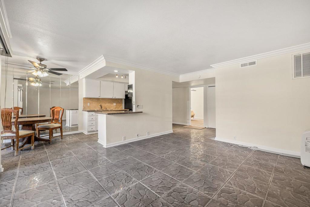400 N Sunrise Way 136