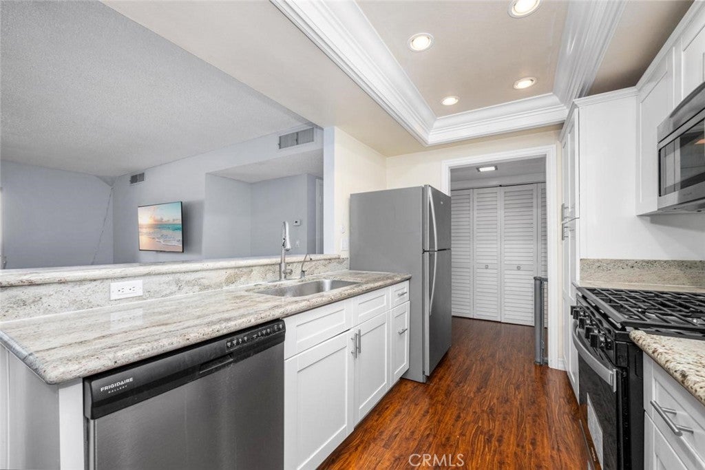 12635 Main 320