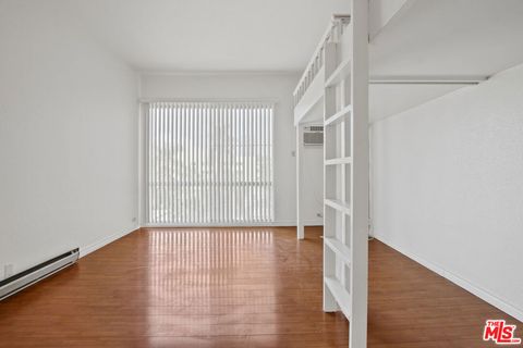 Tiny photo for 1440 VETERAN Avenue #522, Los Angeles, CA 90024 (MLS # 26840699)