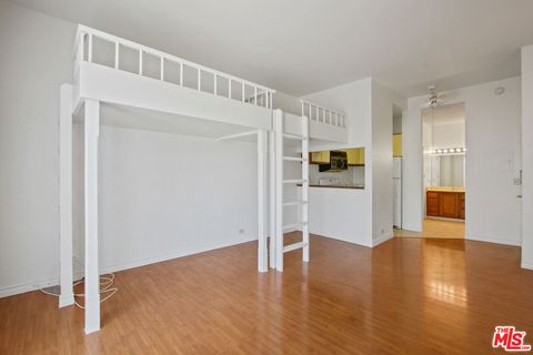 Tiny photo for 1440 VETERAN Avenue #522, Los Angeles, CA 90024 (MLS # 26840699)
