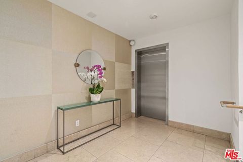 Tiny photo for 1440 VETERAN Avenue #522, Los Angeles, CA 90024 (MLS # 26840699)