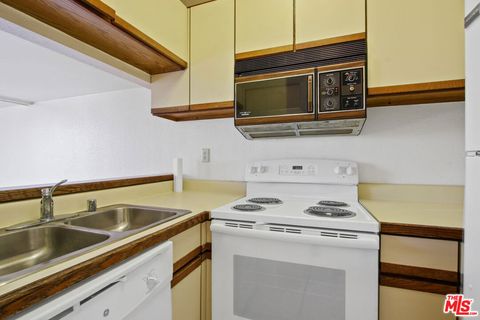 Tiny photo for 1440 VETERAN Avenue #522, Los Angeles, CA 90024 (MLS # 26840699)