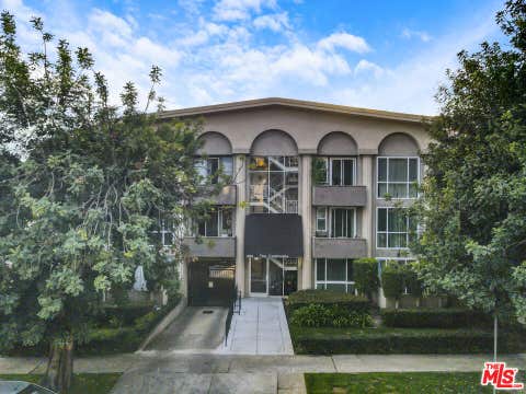 Photo of 1833 Westholme Avenue, Los Angeles, CA 90025 (MLS # 26876233)
