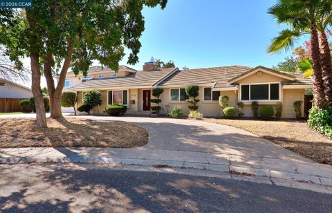 Photo of 4813 Concho Ct CT, Carmichael, CA 95608 (MLS # 41152360)
