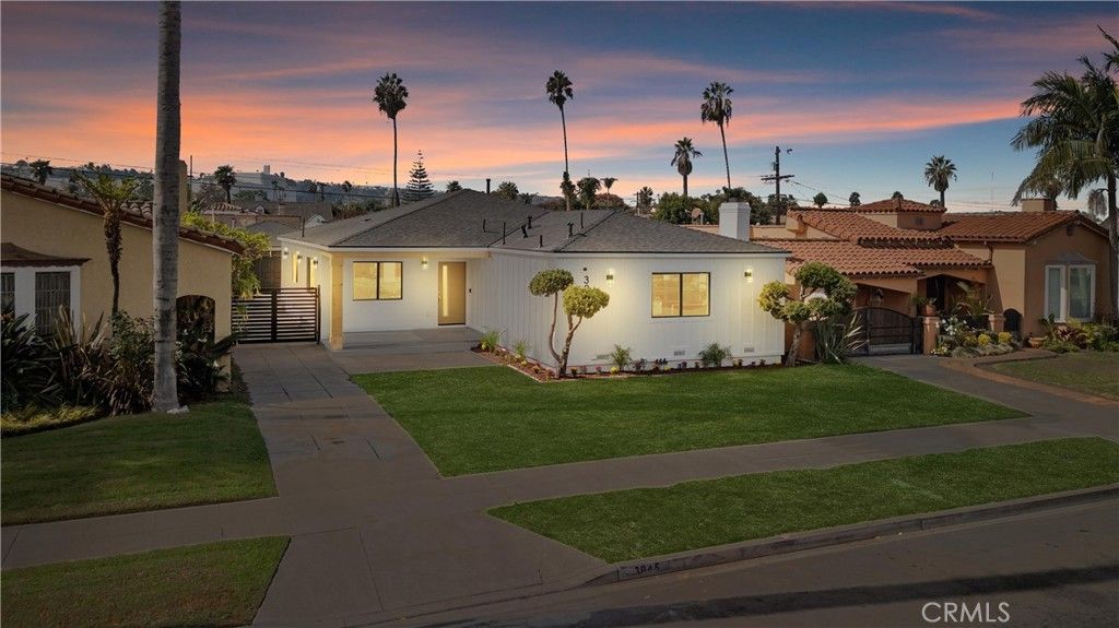 Photo of 3945 S Norton Avenue, Los Angeles, CA 90008 (MLS # IV25235087)