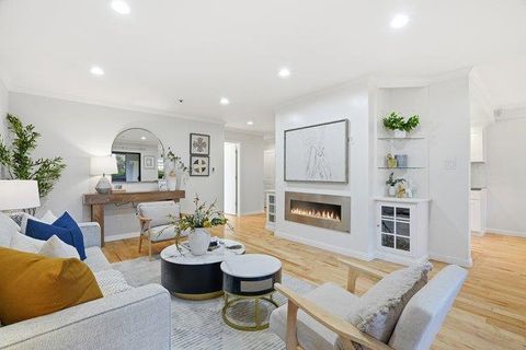 Photo of 410 Sheridan Avenue #103, Palo Alto, CA 94306 (MLS # ML82033513)