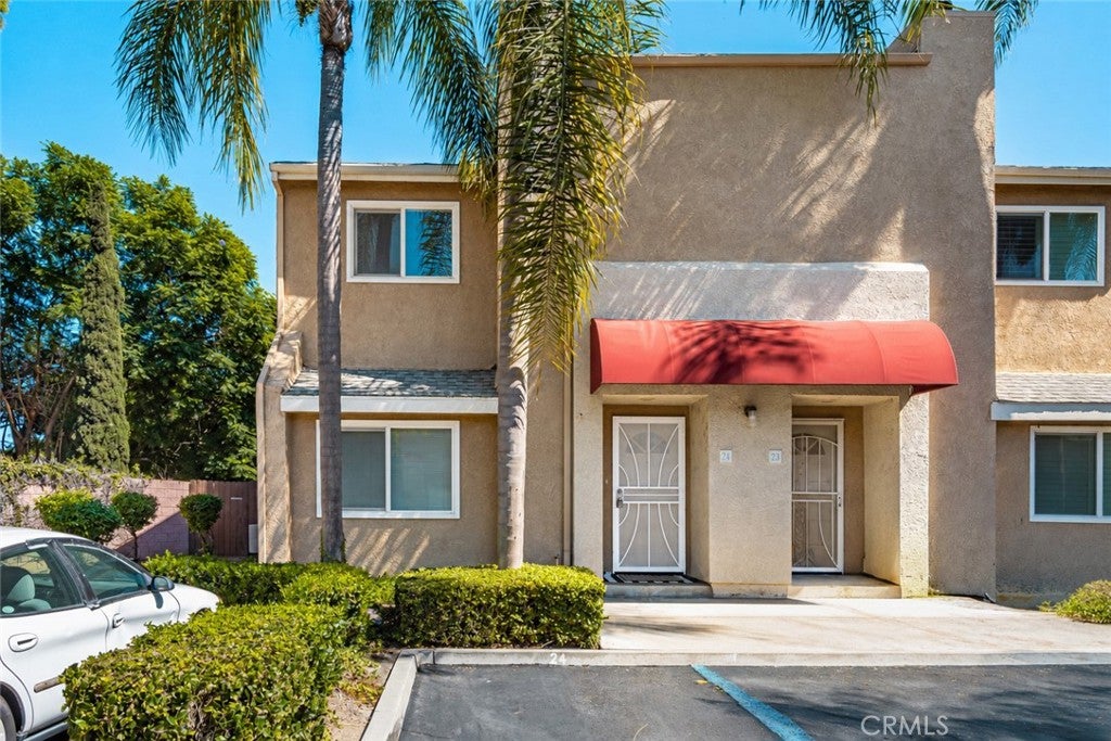 621 W Fletcher 24