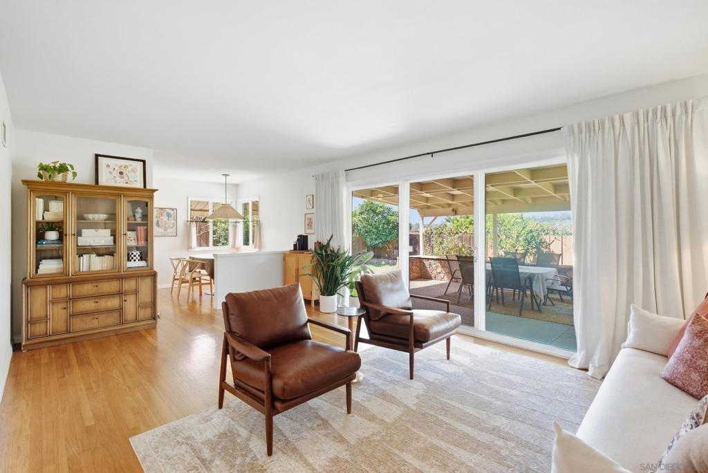 6832 Cartwright