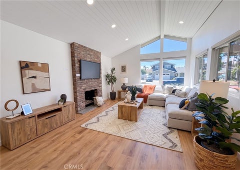 Photo of 1517 E Riverview AVE, Orange, CA 92865 (MLS # PW26157541)