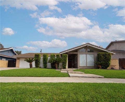 Photo of 1517 E Riverview AVE, Orange, CA 92865 (MLS # PW26157541)