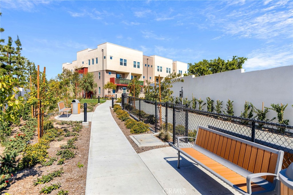 Emerald Pointe - Residential