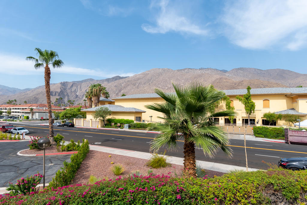 Plaza Villas - Residential