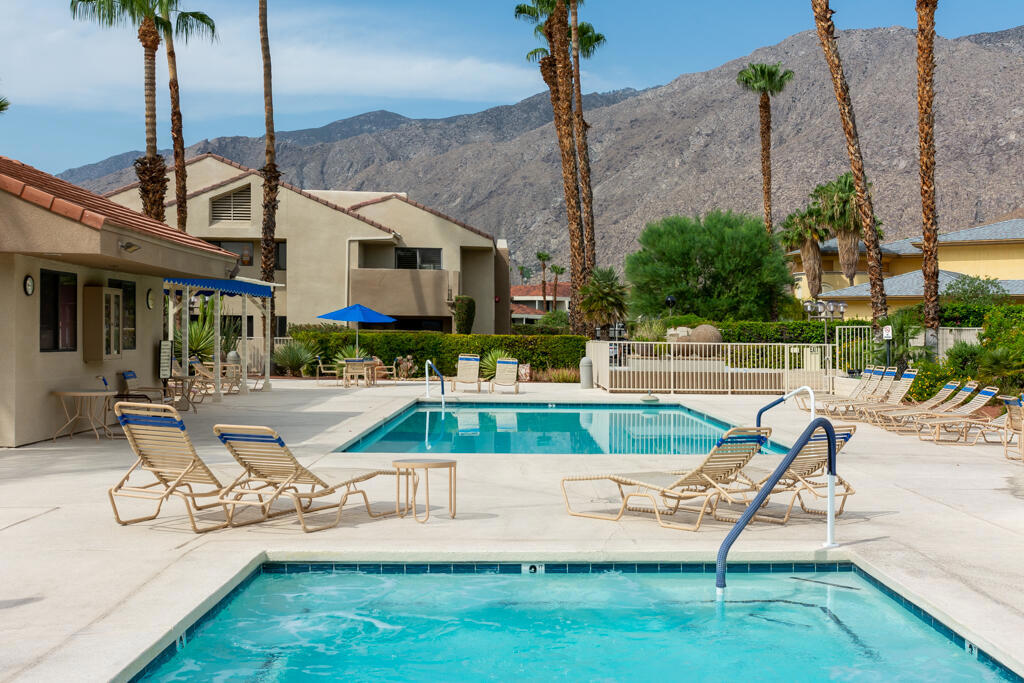 Plaza Villas - Residential