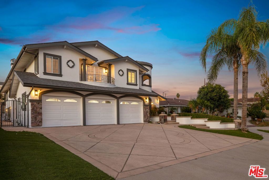 Photo of 17011 Gledhill Street, Northridge, CA 91325 (MLS # 26666309)
