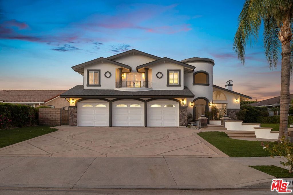 Photo of 17011 Gledhill Street, Northridge, CA 91325 (MLS # 26666309)