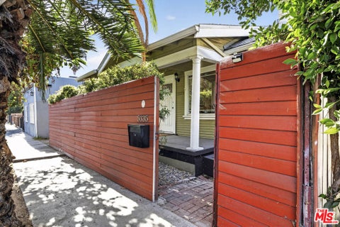 Photo of 5335 Fountain Avenue, Los Angeles, CA 90029 (MLS # 26869339)