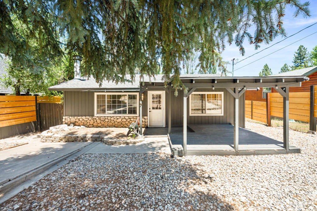 1017 E Country Club Boulevard