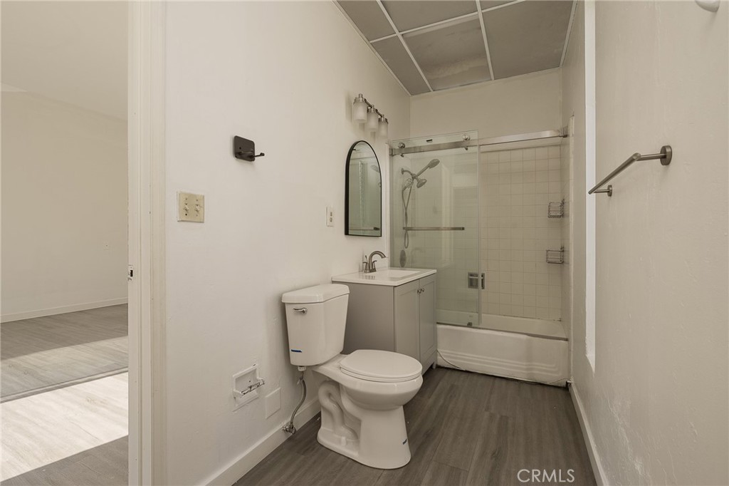 Gilbert Island (HGIL) - Residential Lease