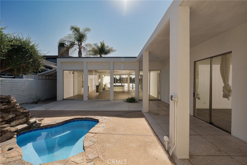 Gilbert Island (HGIL) - Residential Lease