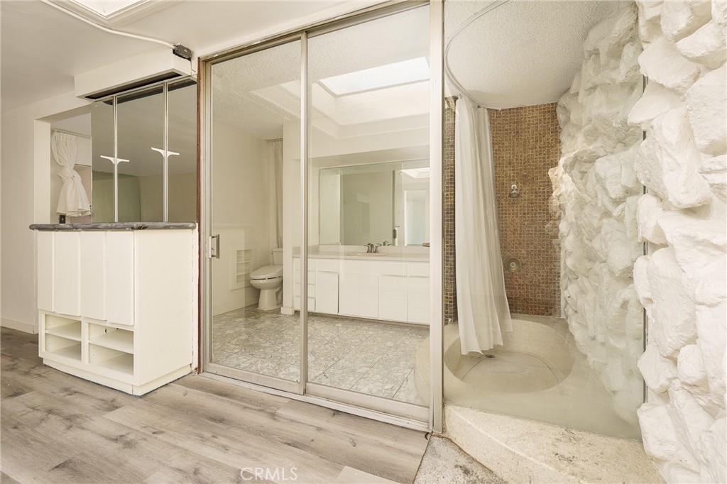 Gilbert Island (HGIL) - Residential Lease