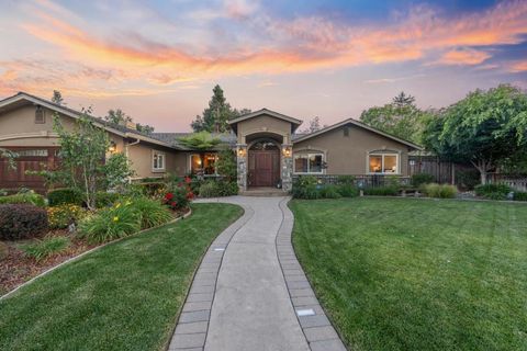 Photo of 19094 Saratoga Glen Place, Saratoga, CA 95070 (MLS # ML82047404)