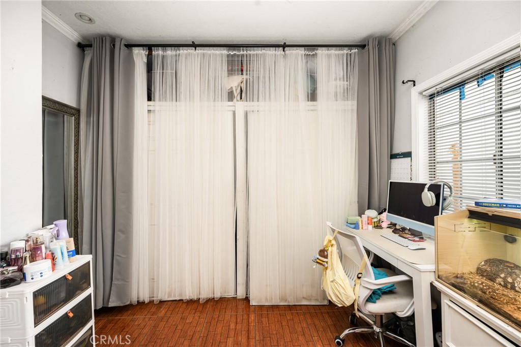 Eastside (ES) - Residential Income