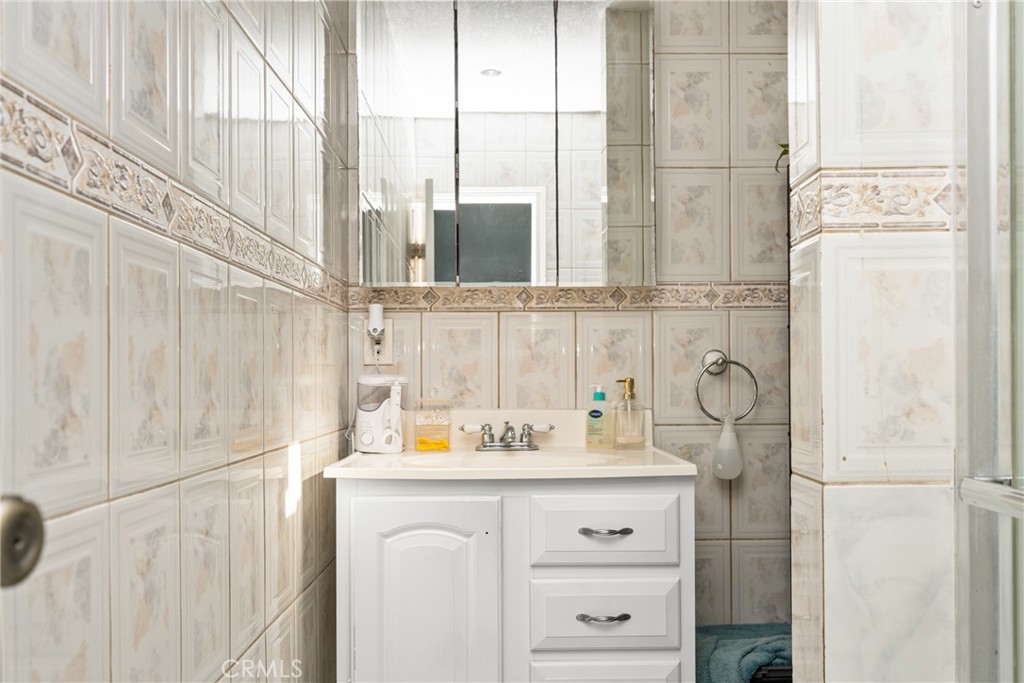 Eastside (ES) - Residential Income