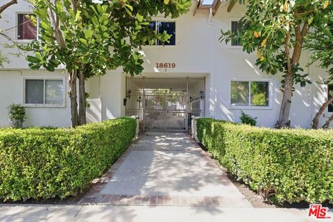 Photo of 18619 COLLINS Street #F19, Tarzana, CA 91356 (MLS # 26828019)