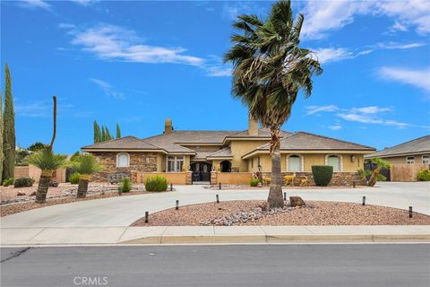 Photo of 12935 Galewood Dr, Apple Valley, CA 92308 (MLS # HD26069830)