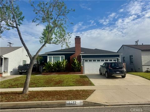 Photo of 2713 Flangel St, Lakewood, CA 90712 (MLS # PW26078026)