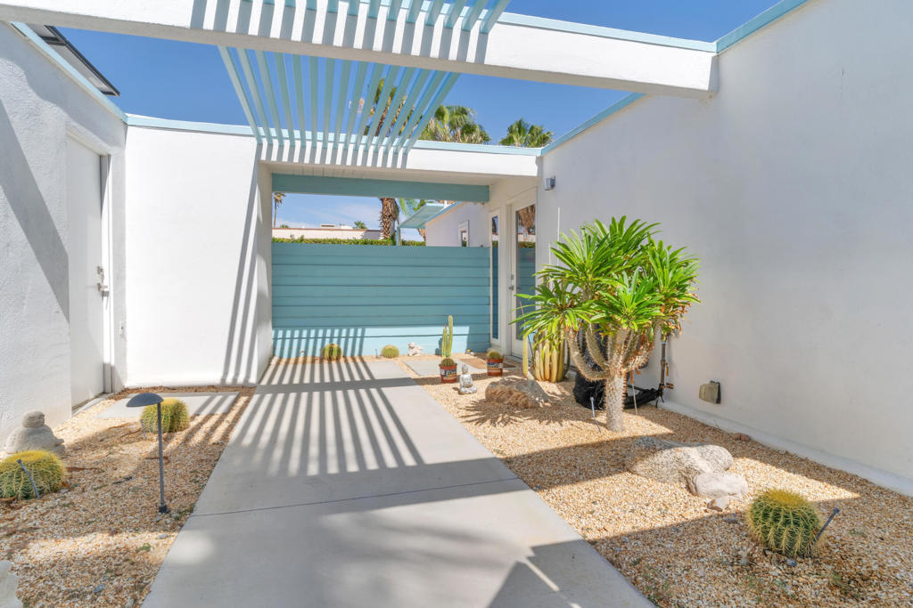Racquet Club East - Residential