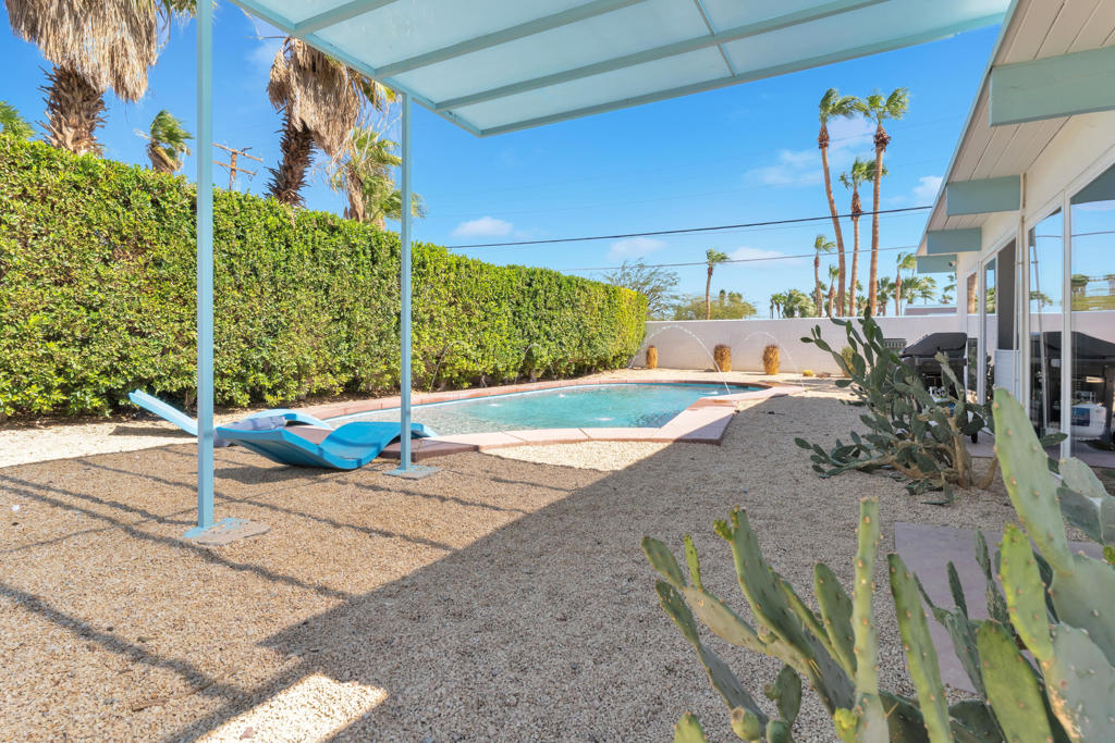 Racquet Club East - Residential