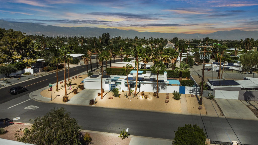 Racquet Club East - Residential