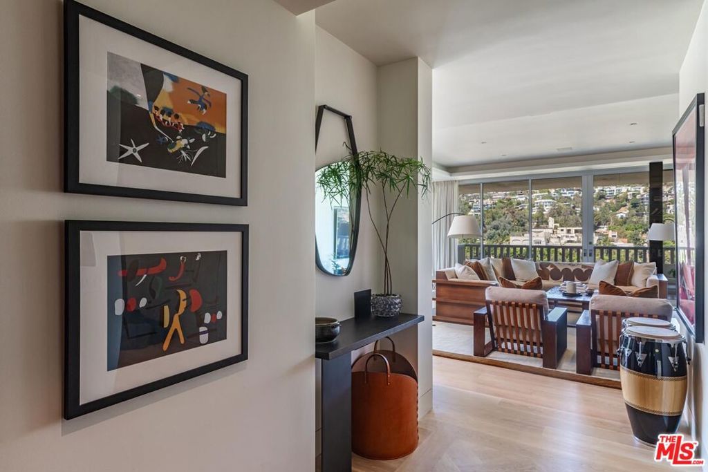 Photo of 9255 Doheny Road #1901, West Hollywood, CA 90069 (MLS # 25590251)