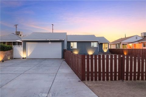 Photo of 38609 Ladelle Avenue, Palmdale, CA 93550 (MLS # SR26076144)