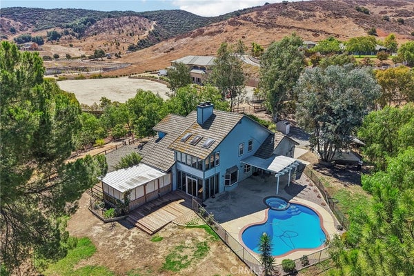 20450 WENDY LN, MURRIETA, CA 92562 - Image a883312bf4034a6dc042b2cd7013dcf4/1609495860