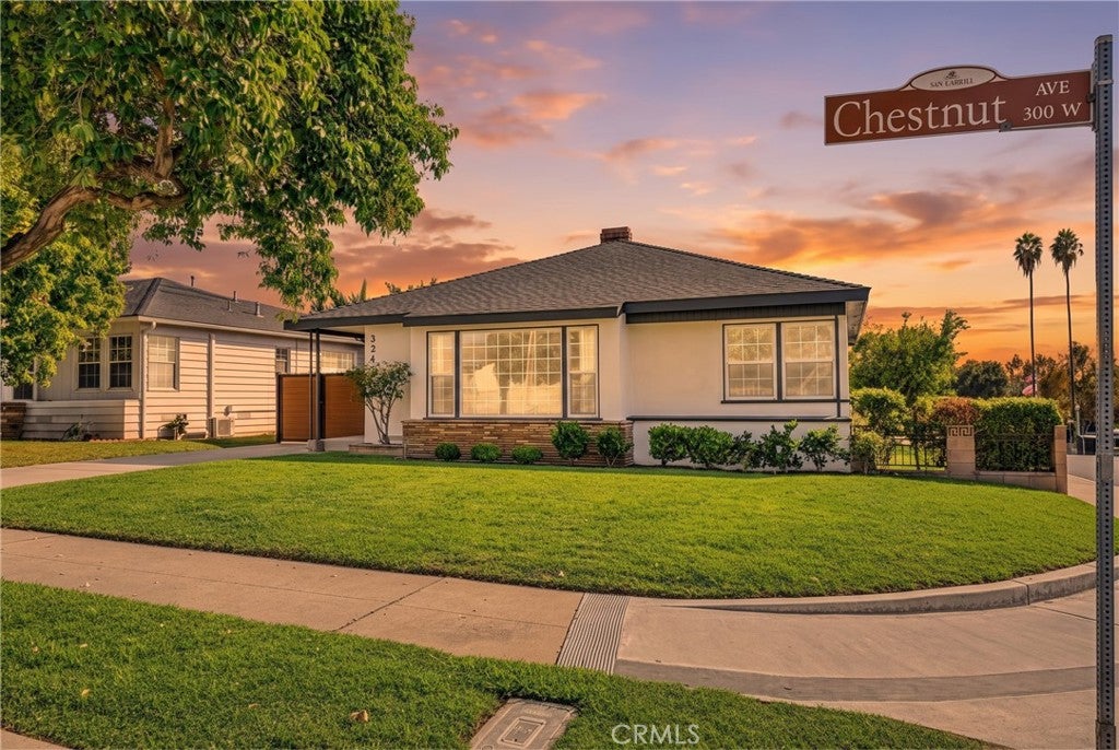 324 W Chestnut