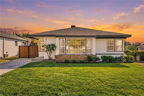 Photo of 324 W Chestnut AVE, San Gabriel, CA 91776 (MLS # WS26228171)