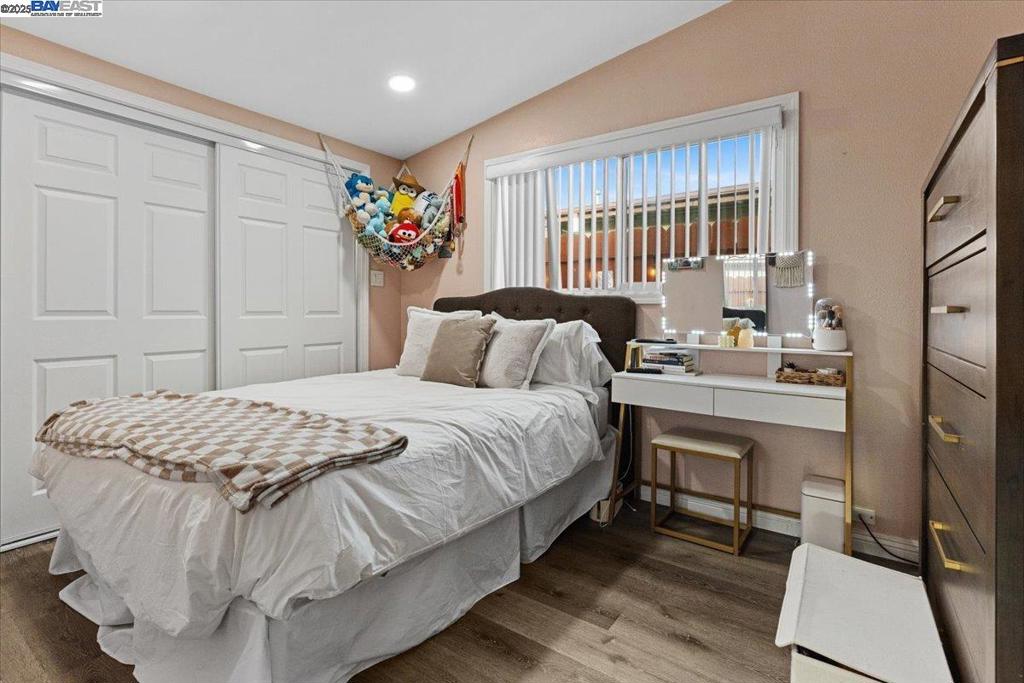 SOUTH GATE - Residential
