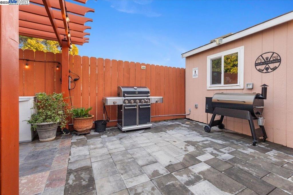 SOUTH GATE - Residential