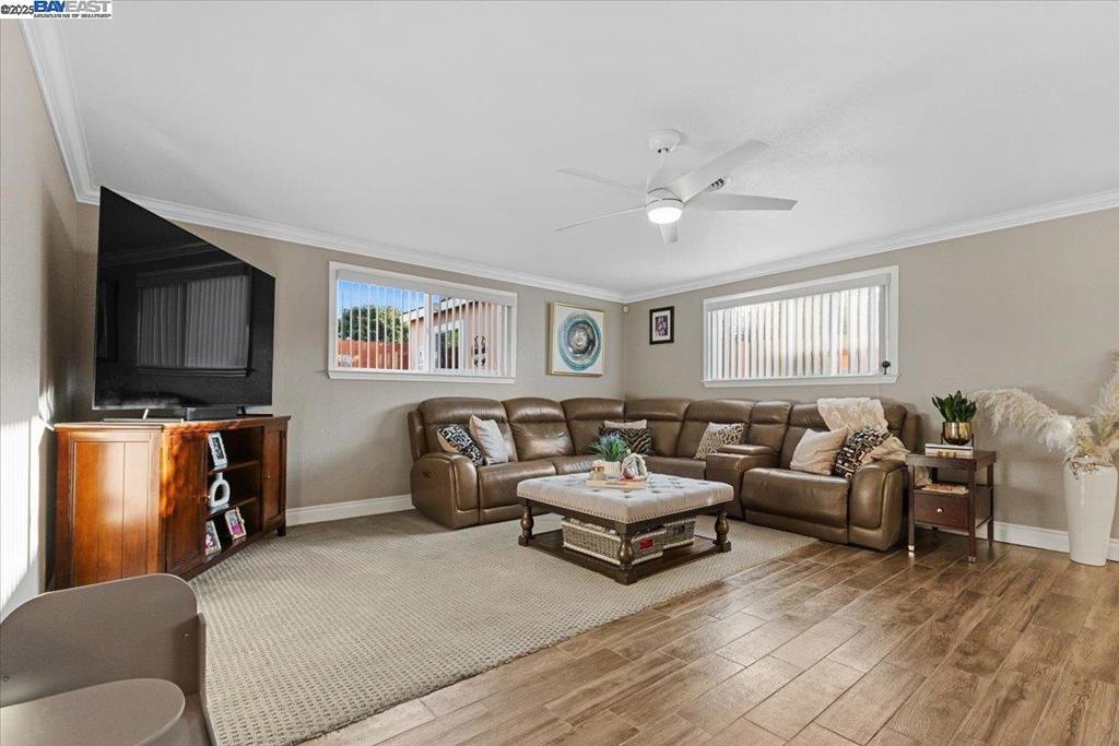 SOUTH GATE - Residential