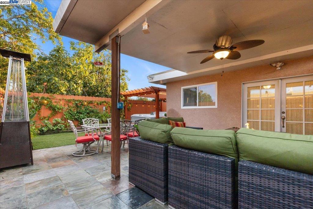 SOUTH GATE - Residential
