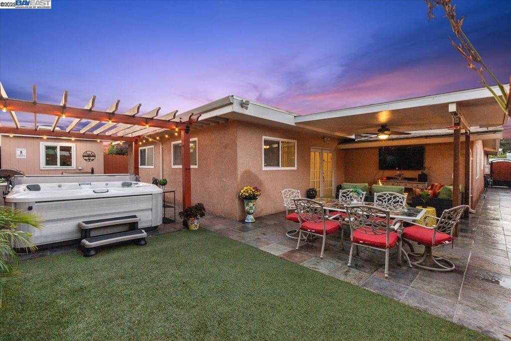 SOUTH GATE - Residential