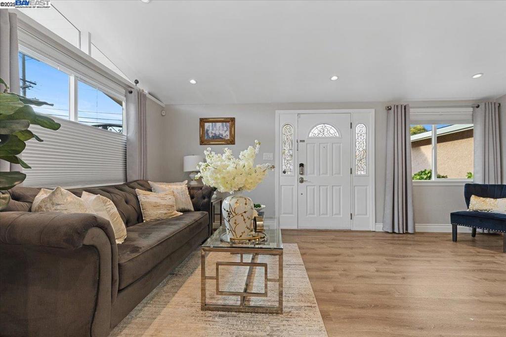 SOUTH GATE - Residential