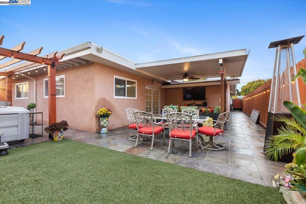 SOUTH GATE - Residential